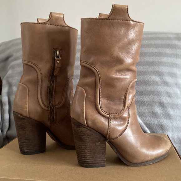 Modern Vintage Leather Boots - Picture 4 of 5